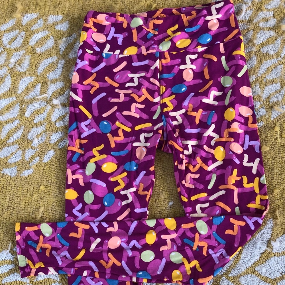LuLaRoe Leggings (OS) Made in China.